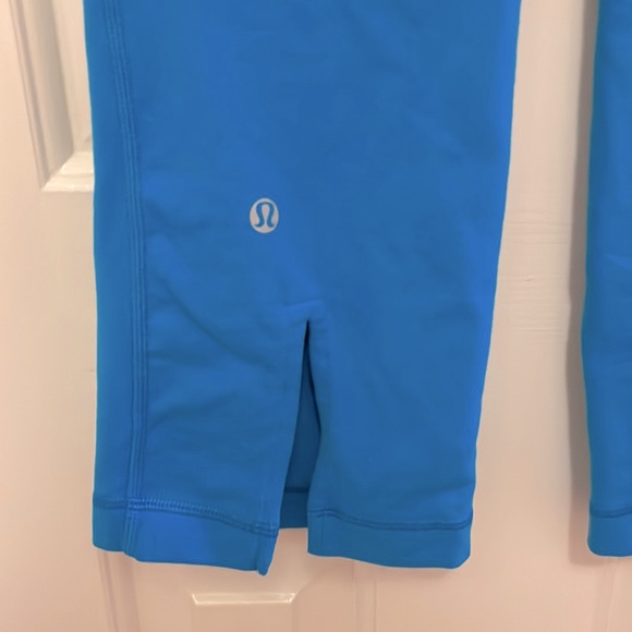 LULULEMON | Gather and Crow Capri Crop Workout Leggings in Beaming Blue - Picture 7 of 11